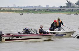 Decenas de embarcaciones participaron de la edición 2024 de las “8 Horas de Santa Rosa” frente a la APCP.