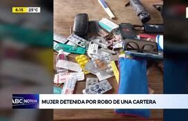 Video: Mujer detenida por robo de una cartera