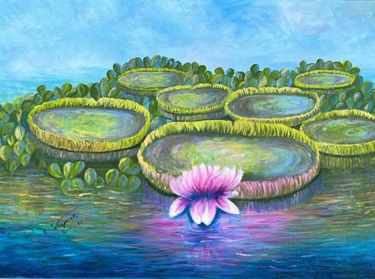 Obras de arte moderno, incluyendo cuadros coloridos y elementos naturales como flores y agua, rodean a los asistentes.