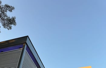 Pargos Tech S.A., empresa paraguaya especializada en tecnología de medición, ensayo y educación técnica, celebró la inauguración de su nuevo Centro de Distribución y Logística, un hito clave que marca el inicio de una nueva etapa operativa y comercial en sus 11 años de trayectoria.