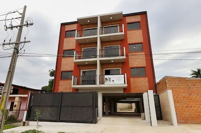 Este es el Edificio Las Residentas I, construido por el MUVH, donde el senador Javier Chaqueñito Vera fue adjudicado un departamento en el marco del programa "Viviendas Economicas" para familias de la clase media.