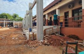 Padres no enviarán a sus hijos a la escuela de Encarnación si no avanzan las obras inconclusas.