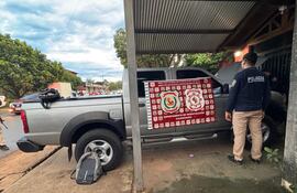 Vehículo incautado por la comitiva fiscal y policial tras el intento de asalto rutero en Caaguazú.