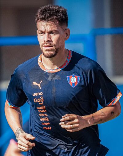 Gastón Claudio Giménez (27 de julio de 1991), mediocampista de Cerro Porteño.