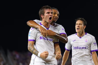 Franco Mastantuono, en el festejo de uno de sus tres goles para Fiorentina.
