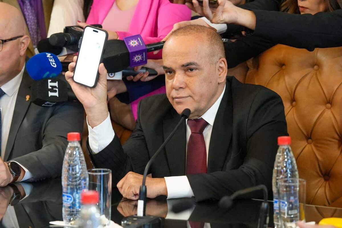 Huelga médica: “Bachi” pide tiempo y no descarta recortar gastos