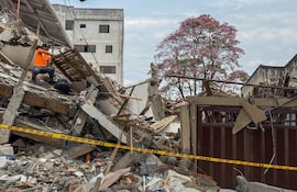 Fotografía que muestra una vivienda destruida en el barrio Cuarto de Legua.