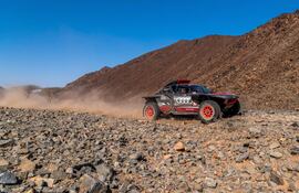 Carlos Sainz es el líder del Rally Dakar