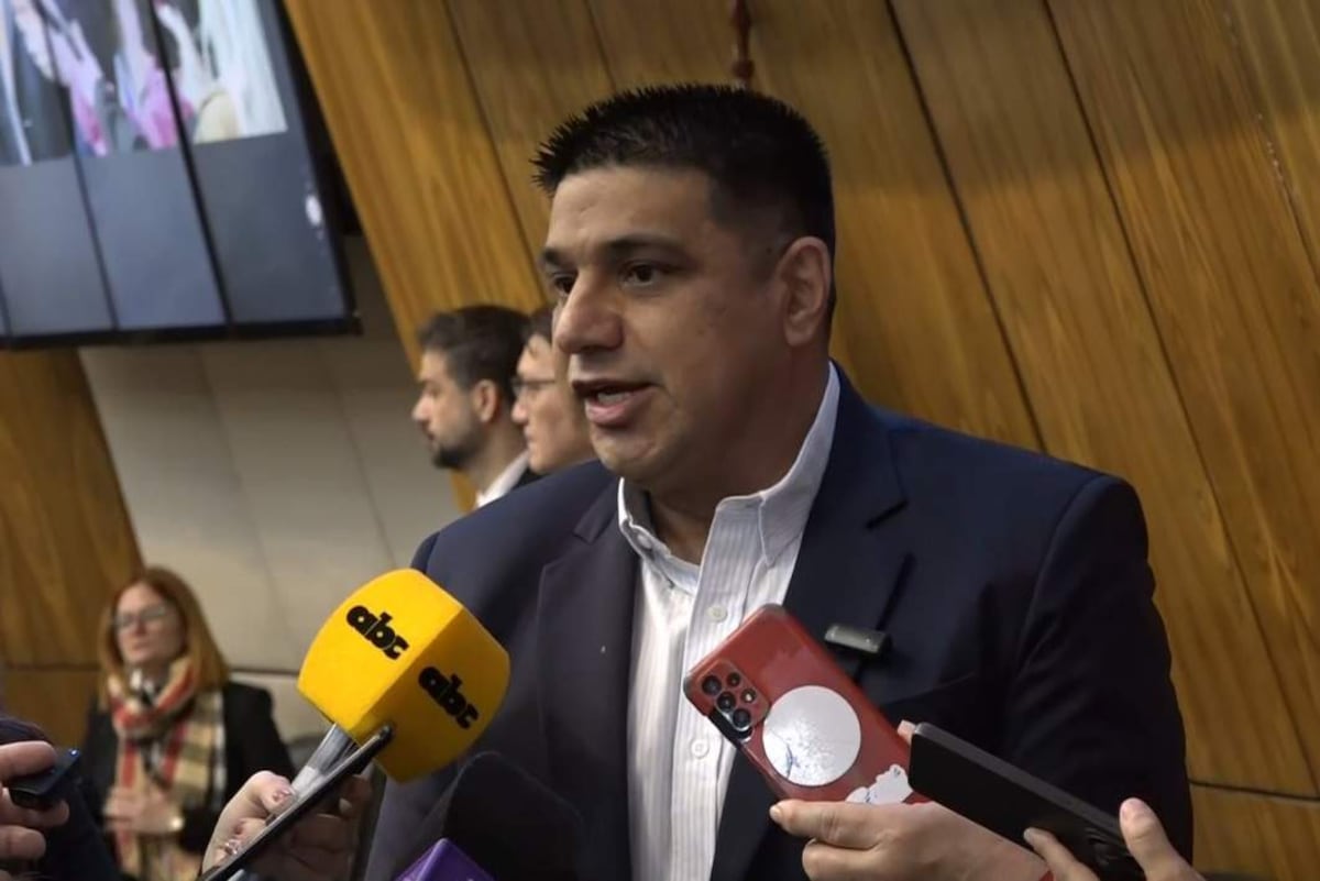 Acontecimientos del “domingo porãite” marcan “nuevos tiempos en el partido”, según Meza Acontecimientos del “domingo porãite” marcan “nuevos tiempos en el partido”, según Meza