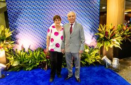 Felipe Armele junto a Laura Casco de Armele.