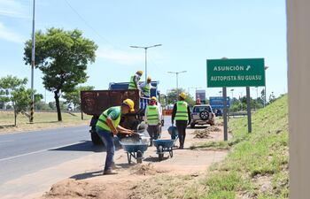 Este lunes iniciaron los trabajos de mantenimiento en zona del viaducto Ñu Guasu.