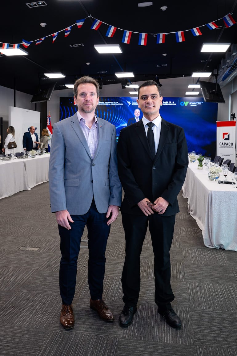 Diego Bentel y Guillermo Cabral en un evento de la CAF.