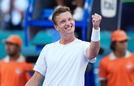 Jiri Lehecka (24 años) festeja su triunfo obtenido sobre Martín Landaluce.