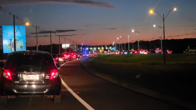 Semana Santa: habilitarán carril extra en Ruta PY02 en peaje de Ypacaraí