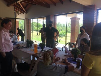 Alcides Sosa Báez, Intendente de Acahay observa a los intervinientes de la fiscalía