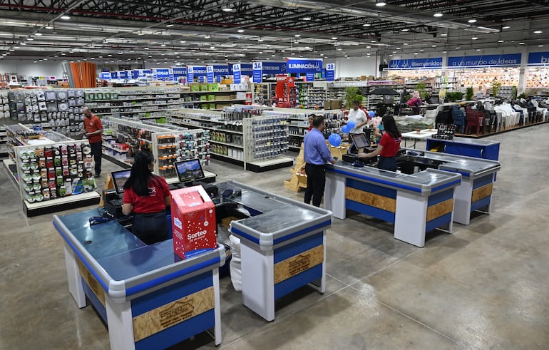 El retail ferretero cumple un rol de soporte clave al abastecer obras públicas y privadas, atender a consumidores técnicos, y articular una red de soluciones que va desde el mantenimiento hasta la instalación especializada.