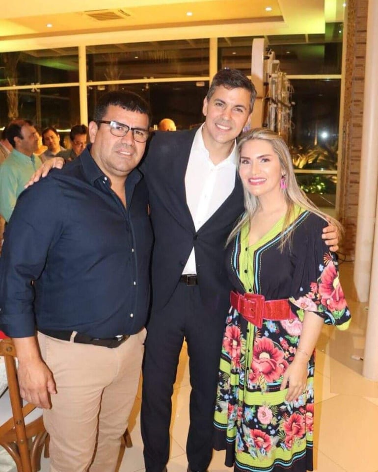 Julián Vega, Santiago Peña y Johana Vega.