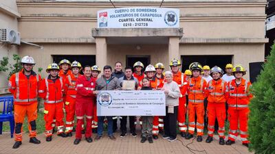 Bomberos Voluntario de Carapeguá recibió ayuda económica de G.53.050.772.