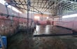 Paredes con notable avance de humedad y falta de condiciones adecuadas presenta el matadero municipal de la capital de Misiones.