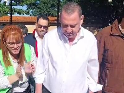 El senador Javier Zacarías Irún fue escrachado al momento de acudir a votar.