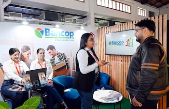 Los presentes en la Expo Che Róga Porã tuvieron la posibilidad de acceder a créditos para la casa propia mediante Bancop.