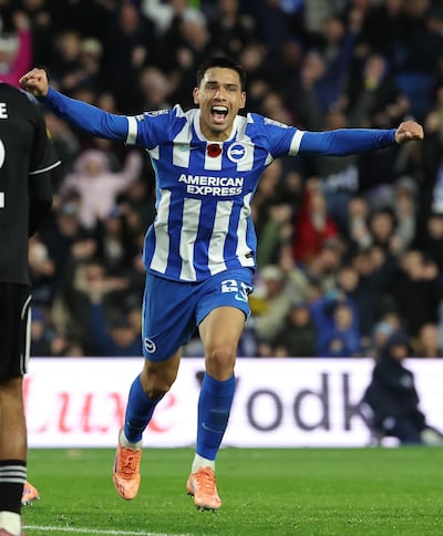 El mediocampista paraguayo, Diego Alexander Gómez Amarilla (22 años), celebra uno de los dos tantos que marcó frente al Leeds United.