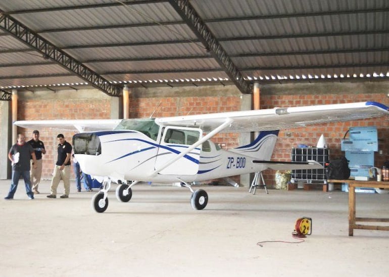 Una de las narcoavionetas incautadas en el hangar de la familia D’Ecclesiis durante la Operación Austral, ejecutada en el 2018.