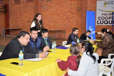 Feria de empleos realizada por la Municipalidad de Luque en la Sede de la Cooperativa Luque Ltda.