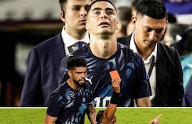 El paraguayo Miguel Almirón fue el primer expulsado en la aplicación por parte del árbitro salvadoreño Iván Barton de la nueva "Ley Prestianni" que establece la expulsión con tarjeta roja directa a los jugadores que se cubran deliberadamente la boca con la mano, el brazo o la camiseta durante una confrontación verbal con un rival.