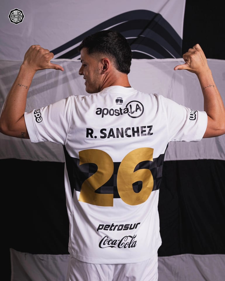 El mediocampista Richard Rafael Sánchez Guerrero (29 años), con el dorsal 26, la misma que había utilizado en su primer paso por Olimpia.