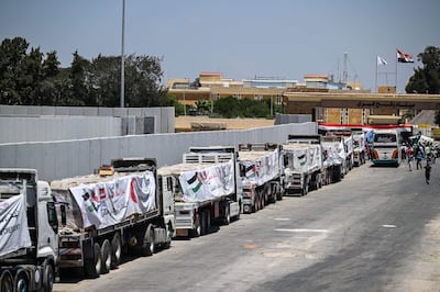 Camiones con ayuda humanitaria en el paso fronterizo entre Egipto y Gaza, en Rafah. (Imagen de archivo)
