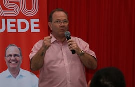 Camilo Pérez en la seccional N° 8 (Foto: Facebook Camilo Perez Intendente 2026
)