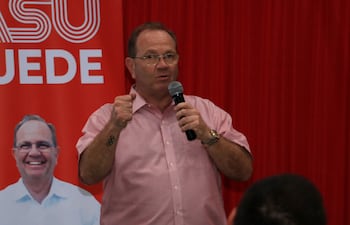 Camilo Pérez en la seccional N° 8 (Foto: Facebook Camilo Perez Intendente 2026
)