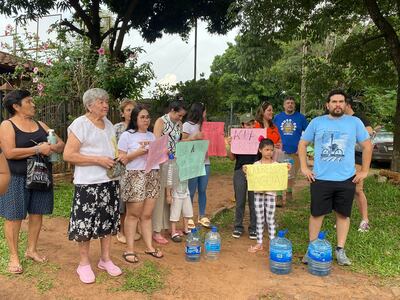 Vecinos de Ita Ka'aguy protestan tras 50 días sin agua.