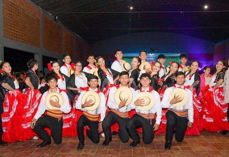 
Jóvenes bailarines y bailarinas que participaron de la VI Edición del Festival del Cachapé 