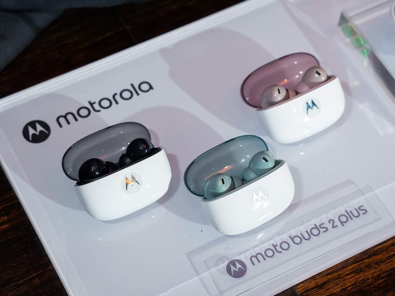 Los moto buds 2 incorporan cancelación de ruido, inteligencia artificial y conectividad avanzada.