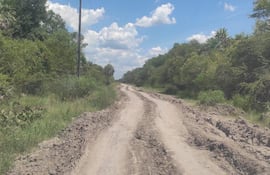 Pobladores de Laguna Itá, Otazú y Ciervo Blanco advierten que volverán a cerrar la ruta PY19 si las autoridades no dan respuestas concretas al pésimo estado del camino que los conecta con Costa Rosado y el resto del departamento.