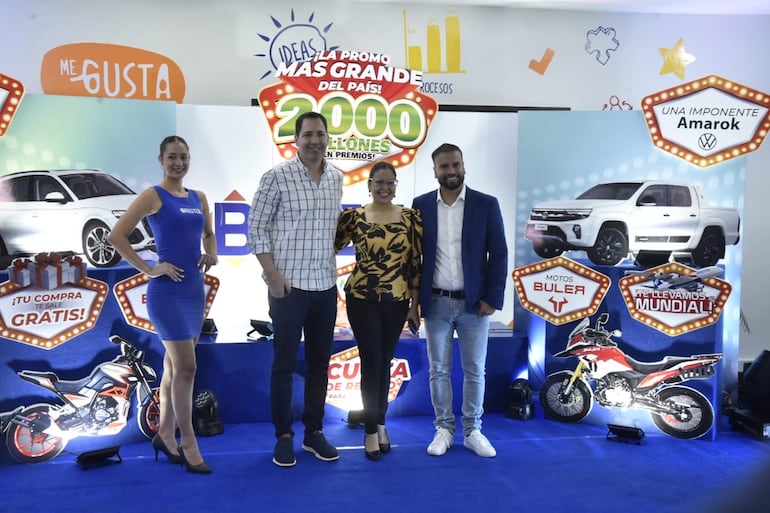 Eduardo Giménez, Rebeca Valenzuela y Marcelo Jara.