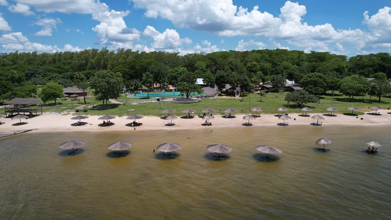 El atractivo turístico, situado en la comunidad de Santa Bárbara, a unos tres kilómetros de la ruta PY11, se consolidó como uno de los destinos más visitados del país