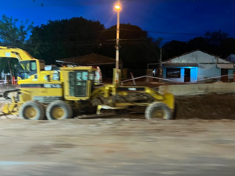 Máquinas trabajan en la zona de la compañía Pedrozo.