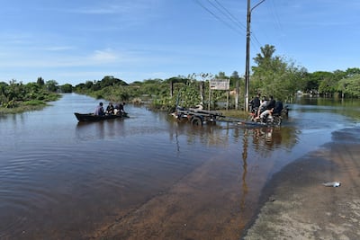 Aguas del río Paraná cubre zonas bajas de Ayolas.