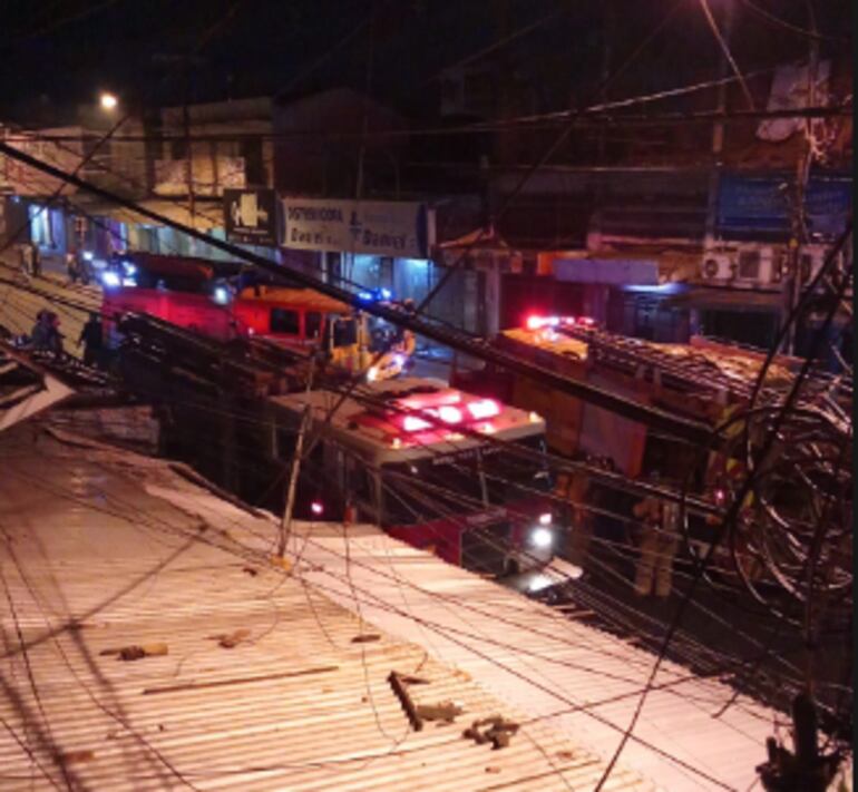 Bomberos voluntarios redujeron el tiempo de reacción ante posible incendio en el Mercado 4.