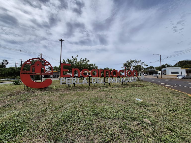 Letras corpóreas de Encarnación "La Perla del Paraguay"