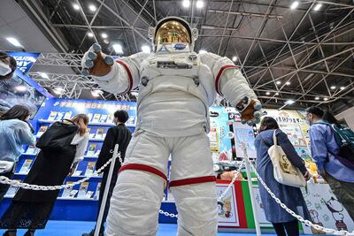 La Cámara de Senadores aprobó un proyecto de ley sobre el salvamento y la devolución de Astronautas y la restitución de objetos lanzados al espacio ultraterrestre. Pasa a la Cámara de Diputados.