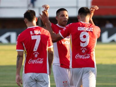 Clementino González (9), futbolista de General Caballero, festeja un gol en el partido frente a Sportivo Ameliano por la tercera fecha del torneo Apertura 2025 del fútbol paraguayo en el estadio Ka'arendy, en Juan León Mallorquín, Paraguay.
