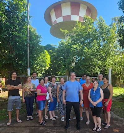 Los vecinos se manifestaron esta mañana para exigir una mejor calidad del agua.