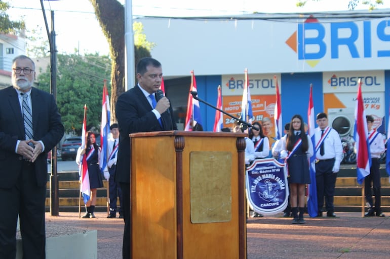 El intendente municipal resaltó la relevancia de preservar la memoria histórica, sobre todo entre los jóvenes, para reforzar la identidad del país y reconocer el esfuerzo de quienes lo defendieron.