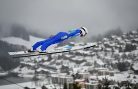 El entrenador del equipo finlandés de saltos de esqui, Igor Medved, fue espulsado de los Juegos de Invierno por beber alcohol en la concentración, infringiendo las normas de conducta.