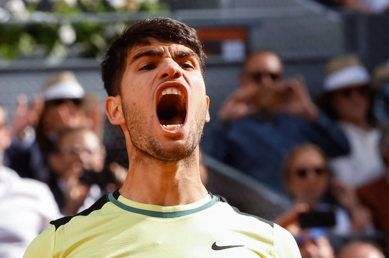 Carlos Alcaraz, por su parte, grita a los cuatro vientos su triunfo.