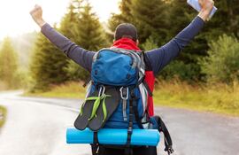 Concepto de viaje de mochilero.